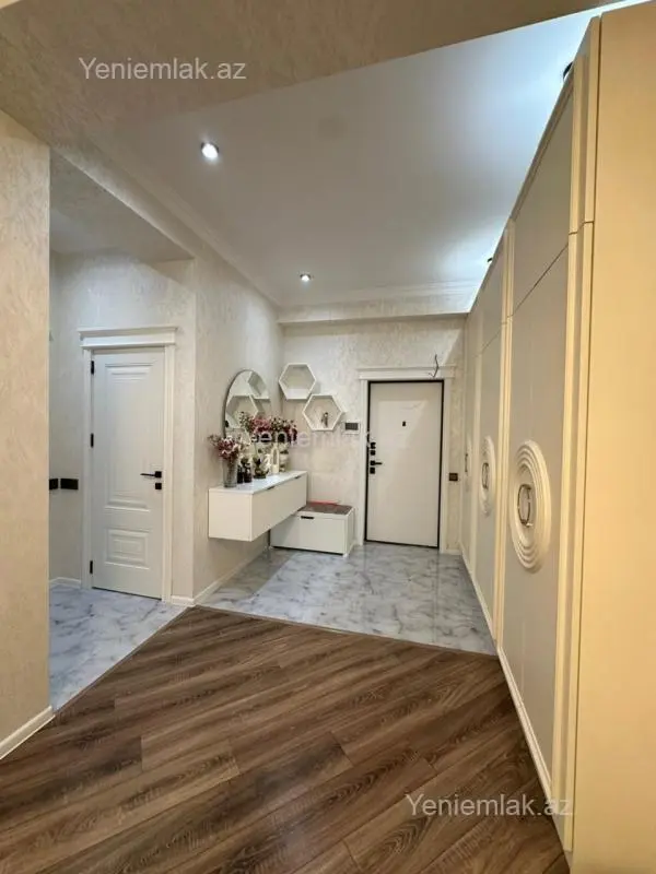 Satılır 3 otaqlı yeni tikili 118 m²