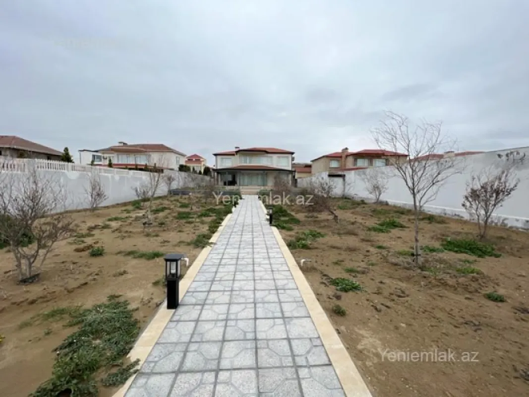 Satılır 5 otaqlı həyət evi 320 m²