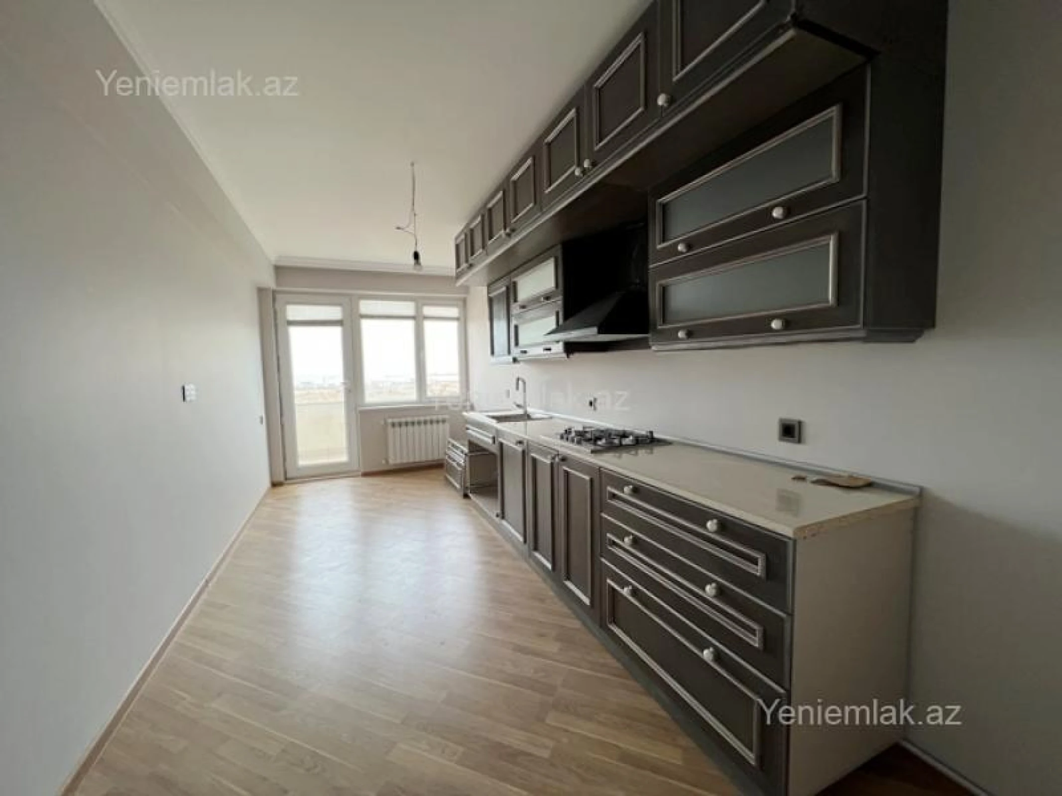 Satılır 5 otaqlı həyət evi 320 m²