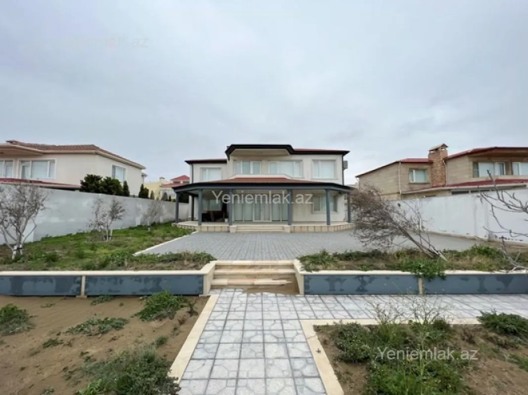 Satılır 5 otaqlı həyət evi 320 m²