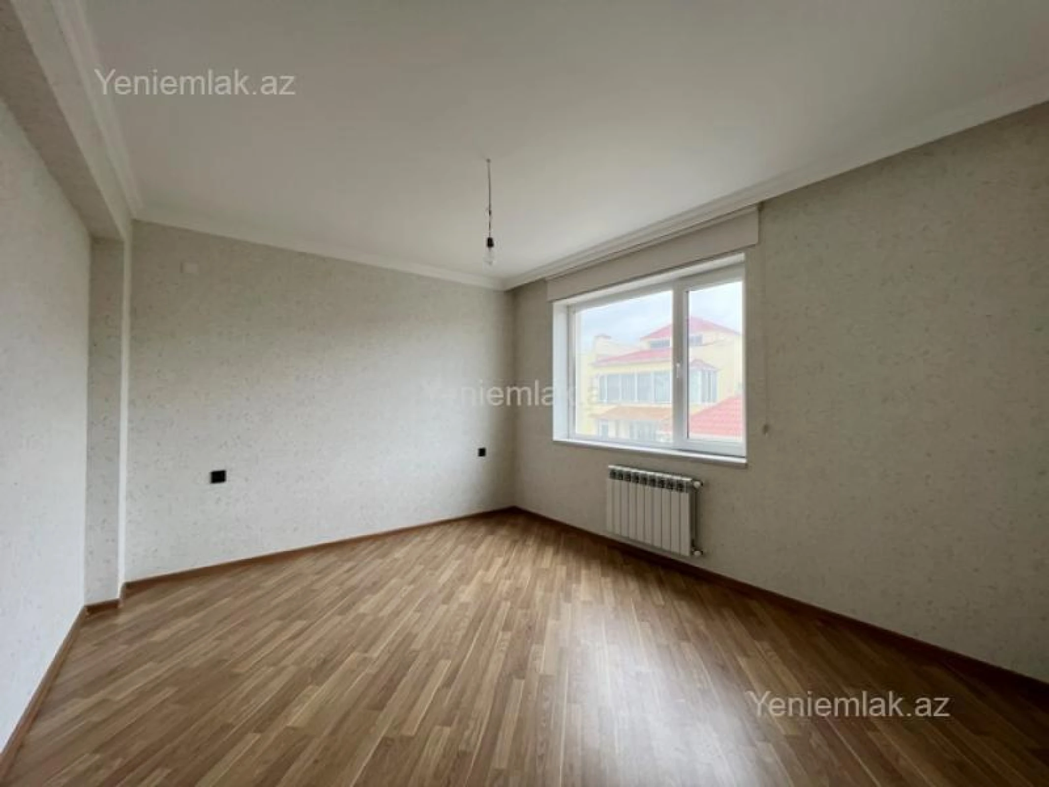 Satılır 5 otaqlı həyət evi 320 m²