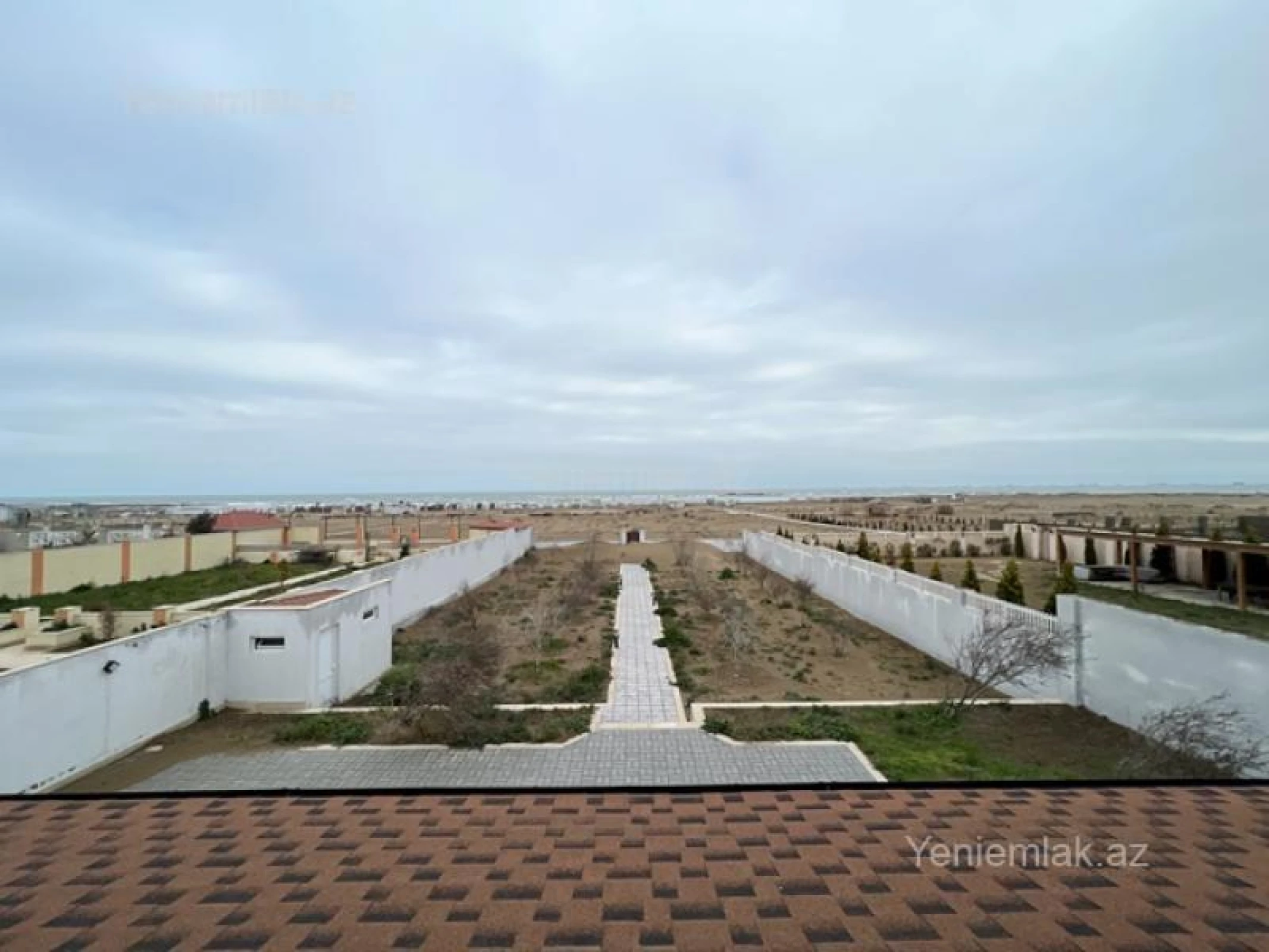 Satılır 5 otaqlı həyət evi 320 m²