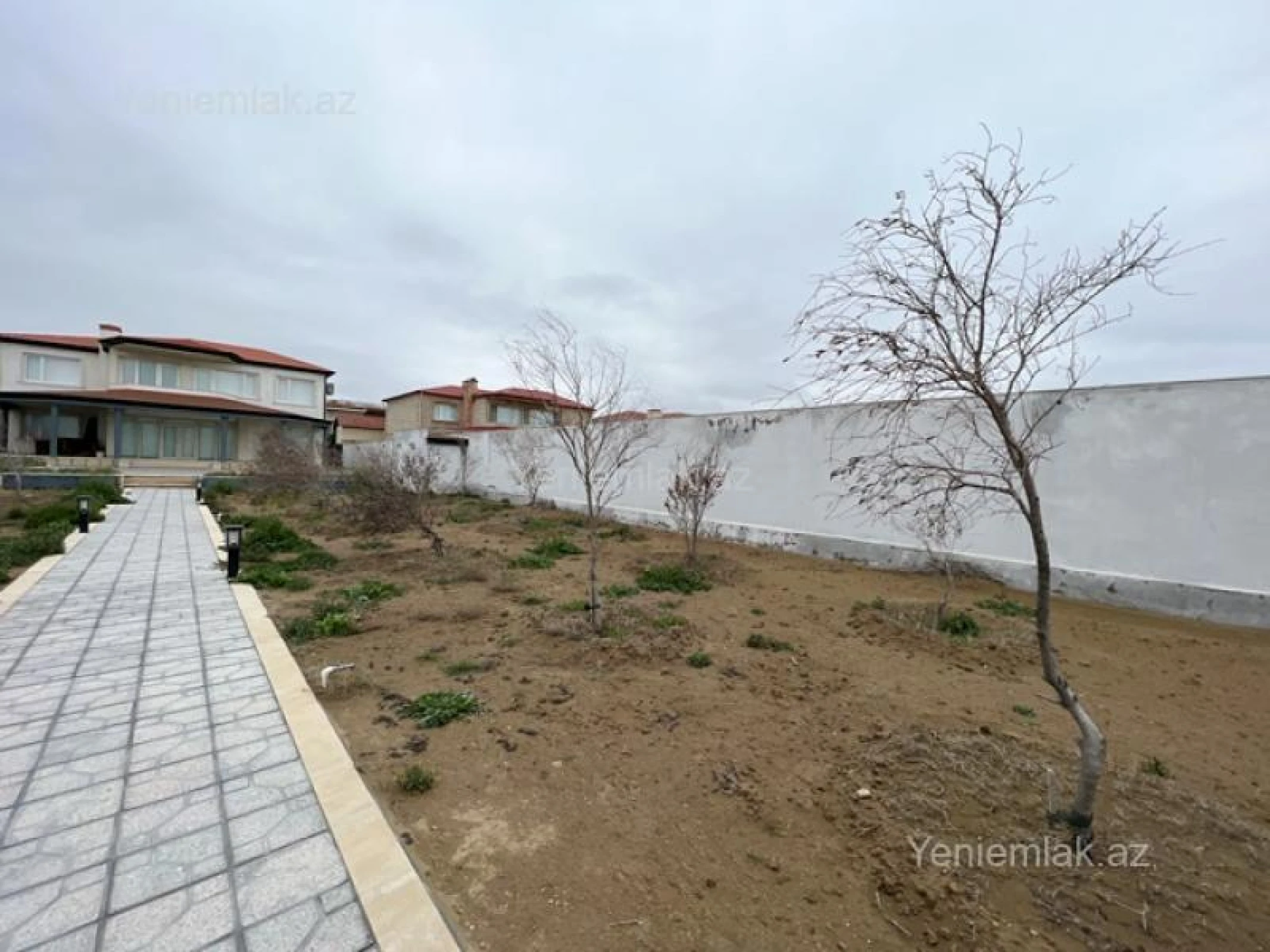 Satılır 5 otaqlı həyət evi 320 m²