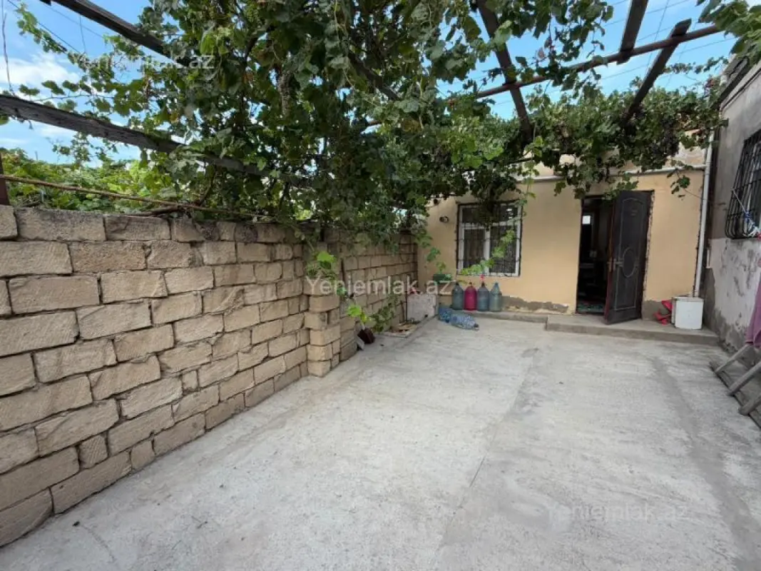 Satılır 4 otaqlı həyət evi 200 m²