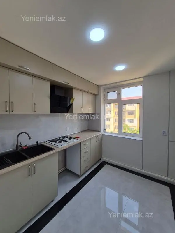 Satılır 3 otaqlı köhnə tikili 64 m²