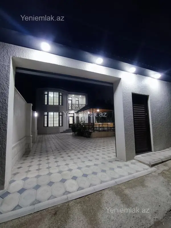 Satılır 5 otaqlı həyət evi 180 m²