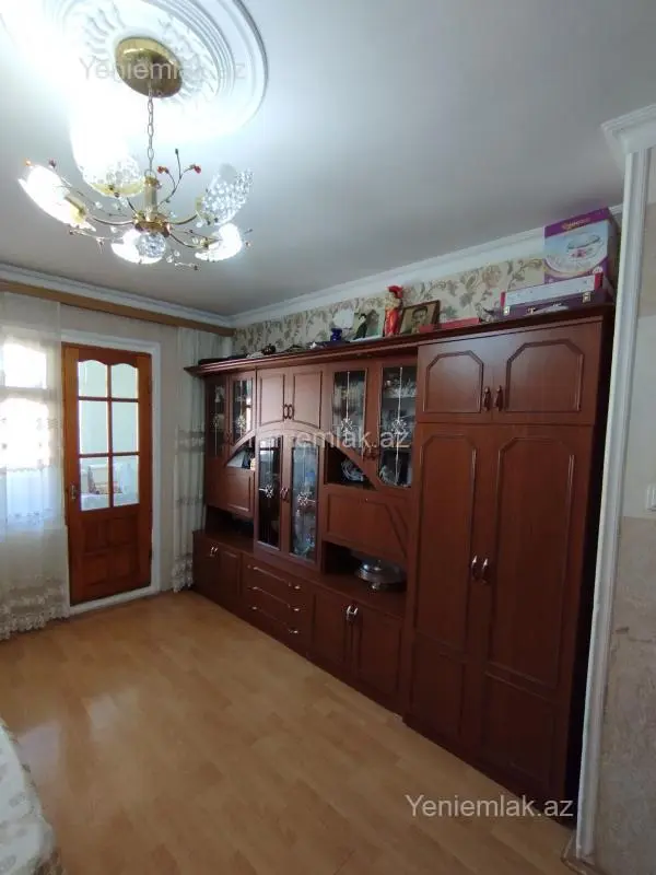 Satılır 1 otaqlı köhnə tikili 48 m²