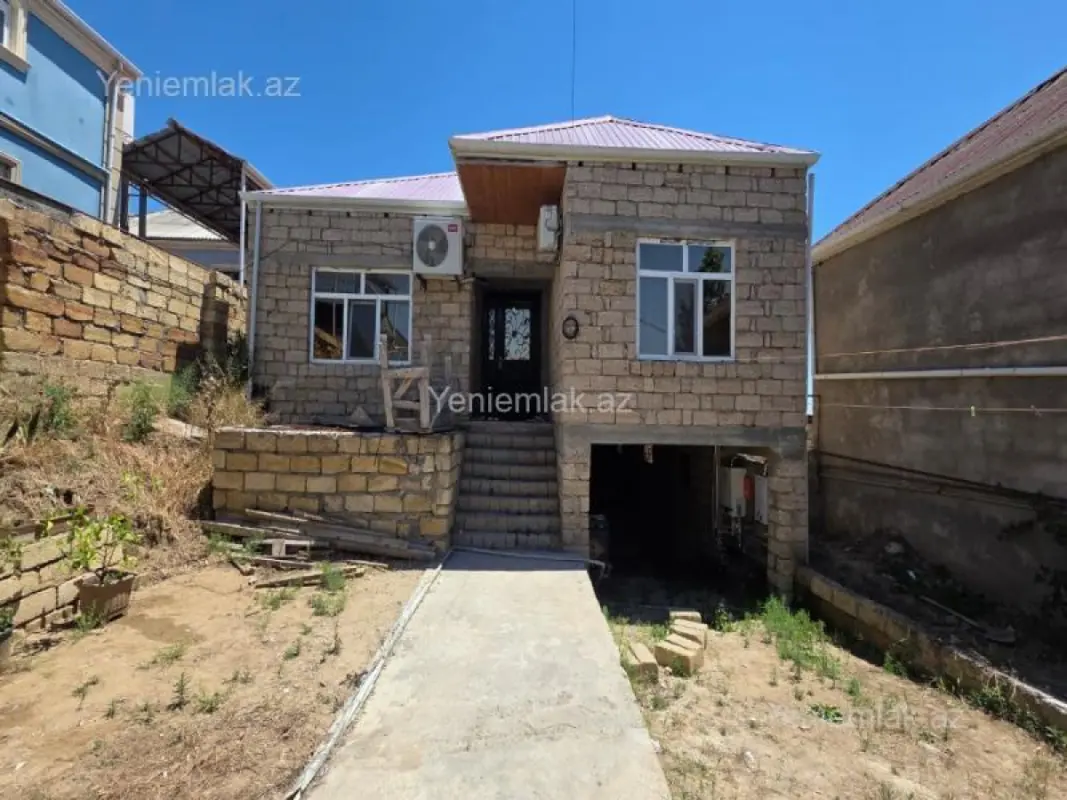 Satılır 4 otaqlı həyət evi 160 m²
