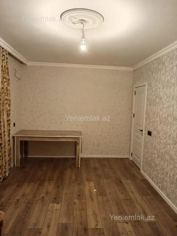 Satılır 2 otaqlı köhnə tikili 56 m²