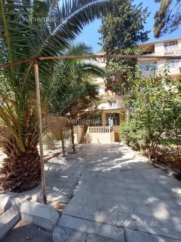 Satılır 4 otaqlı köhnə tikili 100 m²
