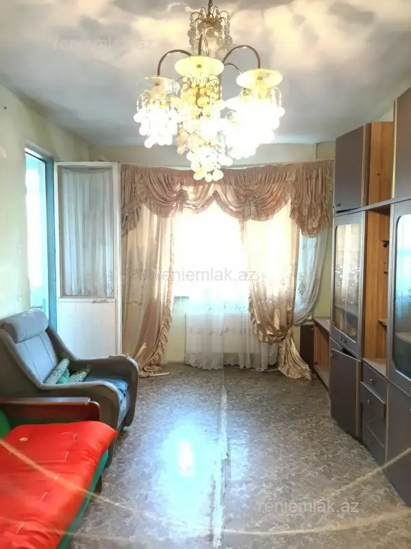 Satılır 4 otaqlı köhnə tikili 84 m²