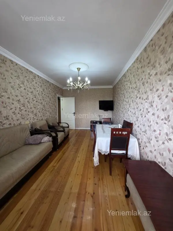 Satılır 4 otaqlı köhnə tikili 100 m²