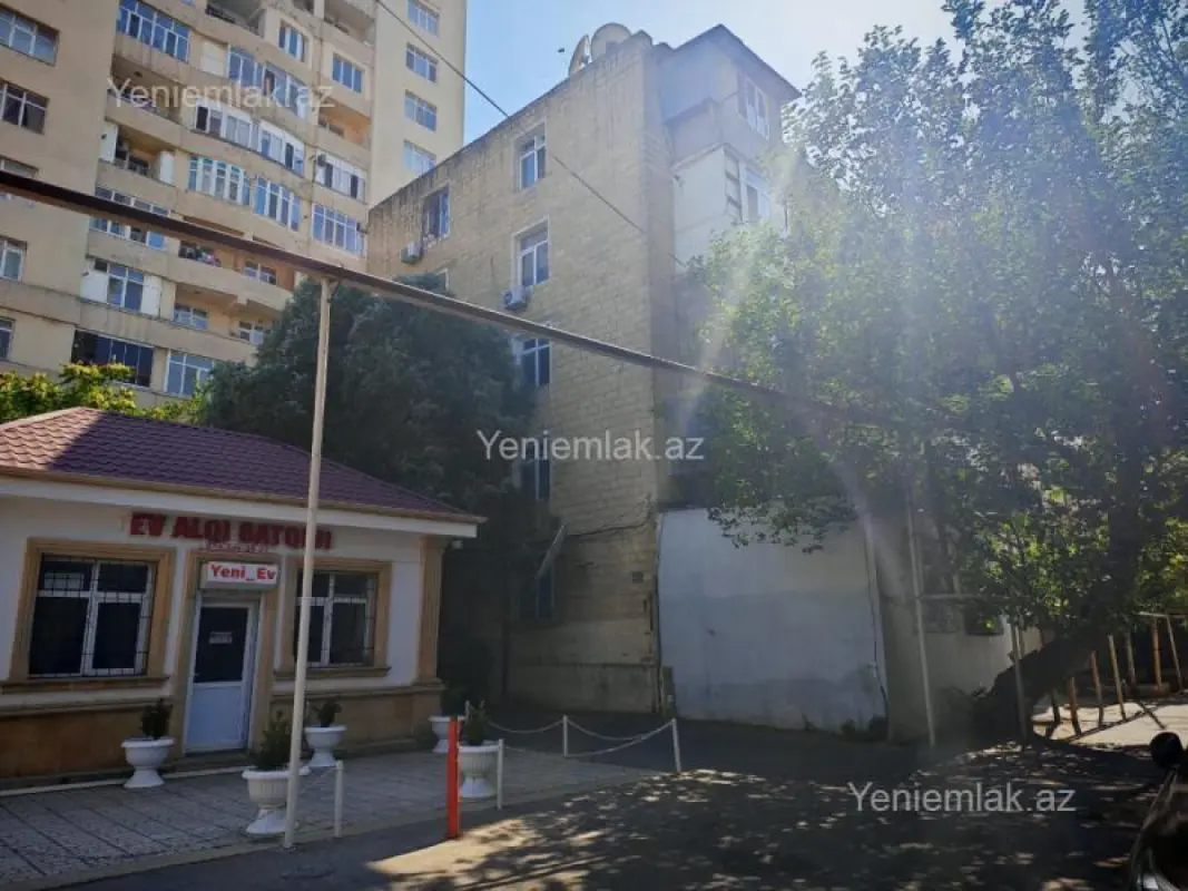 Satılır 3 otaqlı köhnə tikili 65 m²