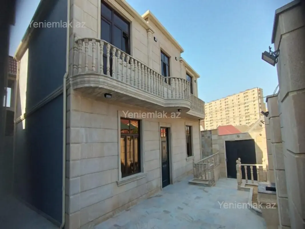 Satılır 6 otaqlı həyət evi 240 m²