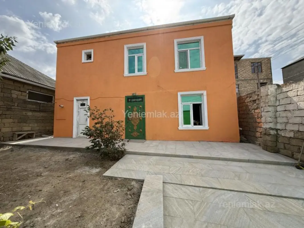 Satılır 4 otaqlı həyət evi 100 m²