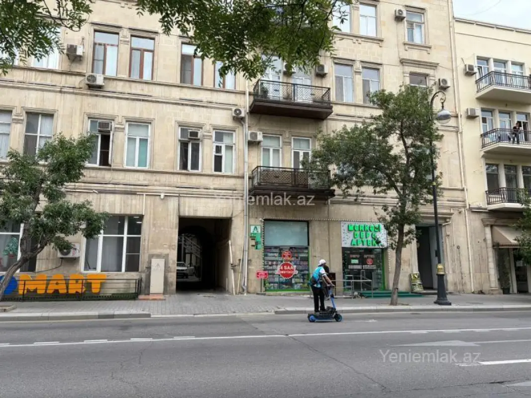 Satılır 1 otaqlı köhnə tikili 40 m²