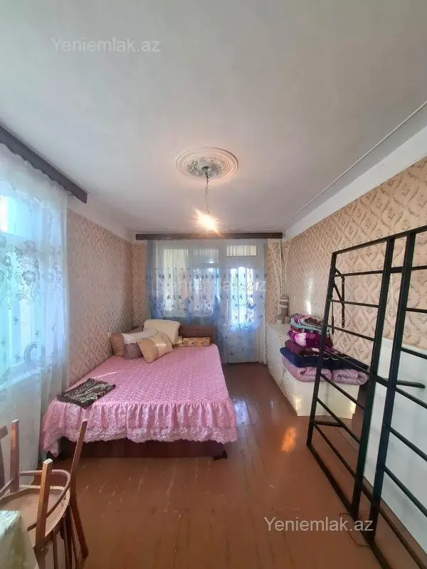 Satılır 1 otaqlı köhnə tikili 34 m²