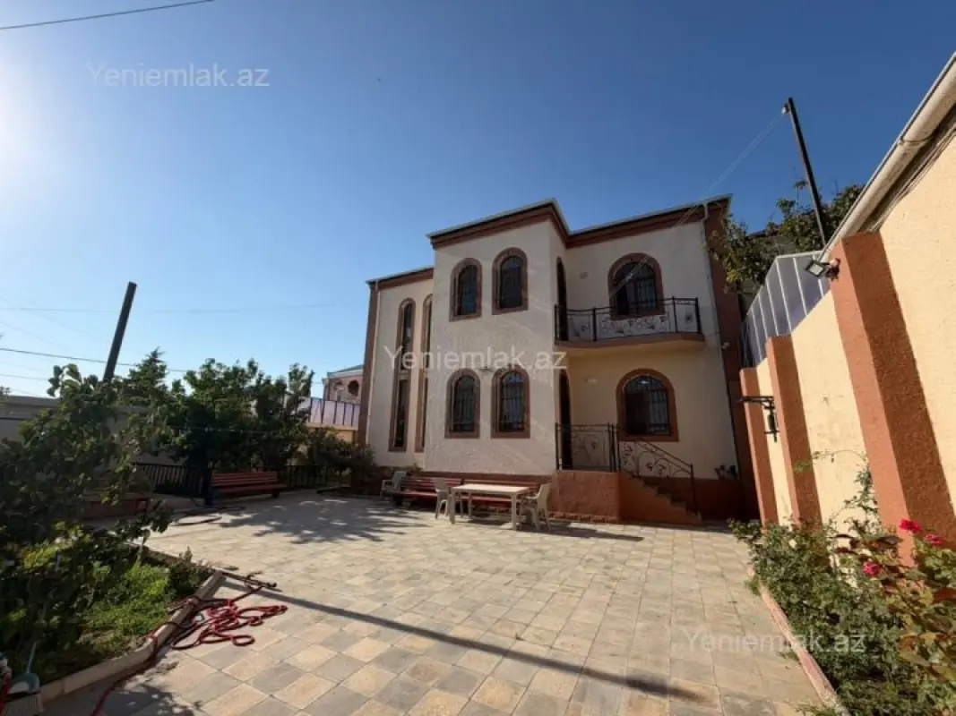 Satılır 5 otaqlı həyət evi 201 m²