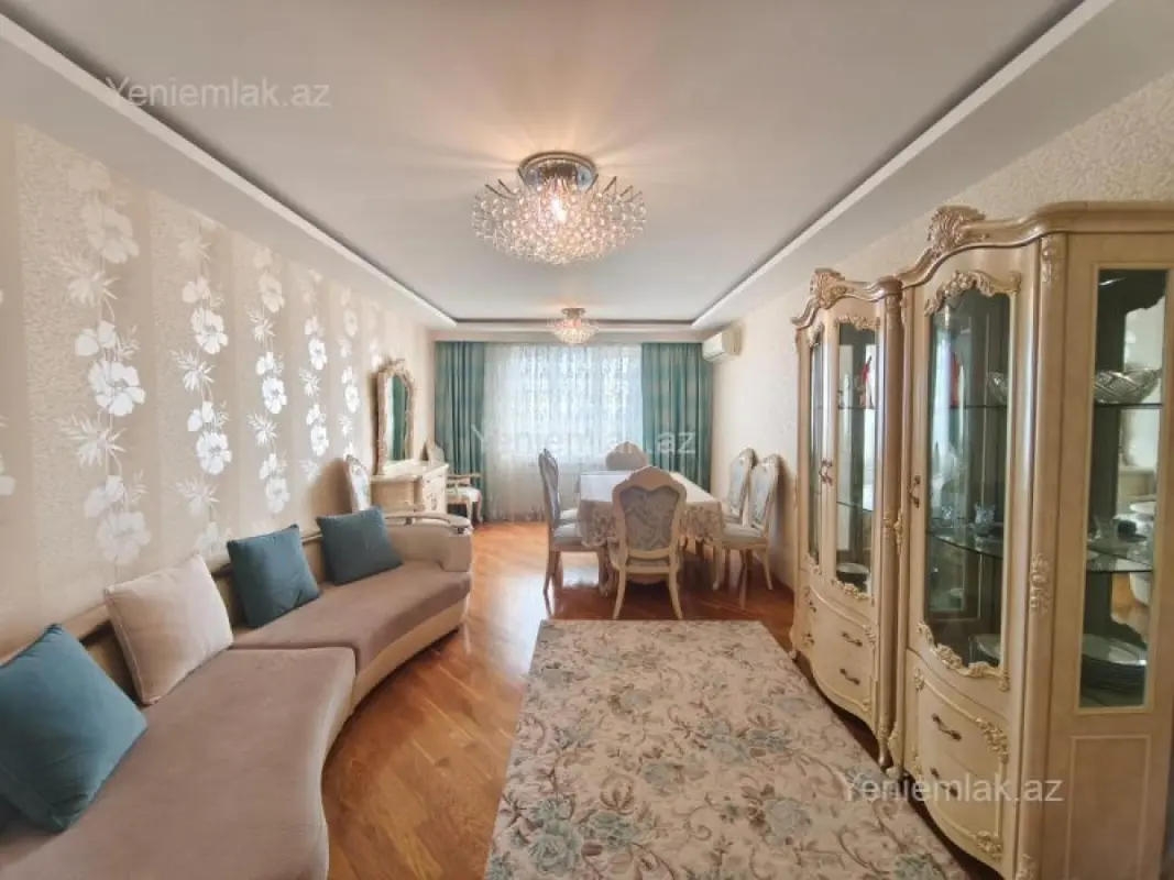 Satılır 3 otaqlı yeni tikili 130 m²