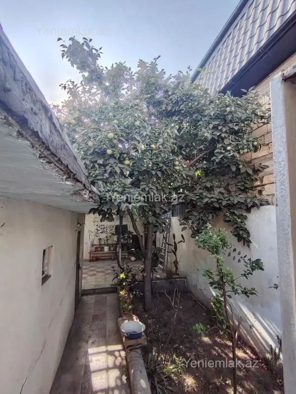 Satılır 6 otaqlı həyət evi 235 m²