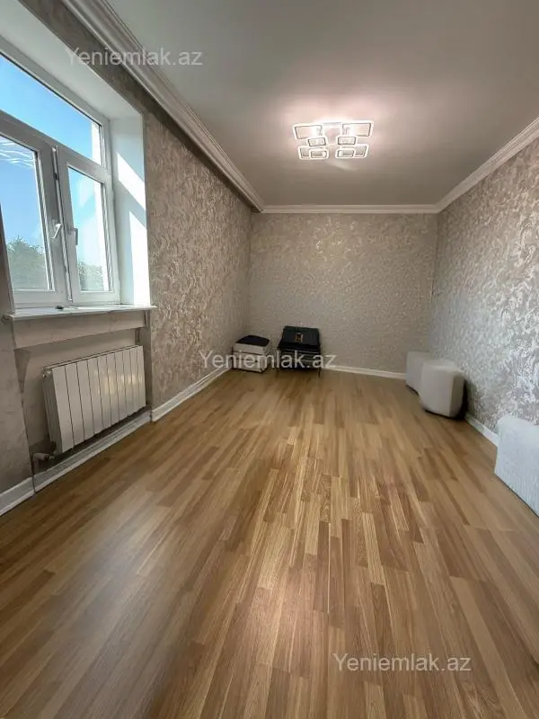 Satılır 2 otaqlı köhnə tikili 55 m²