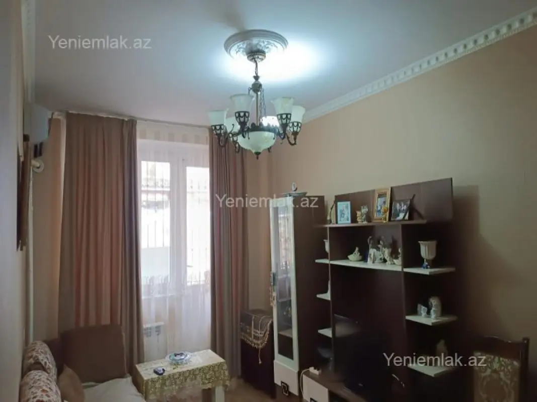 Satılır 3 otaqlı köhnə tikili 80 m²