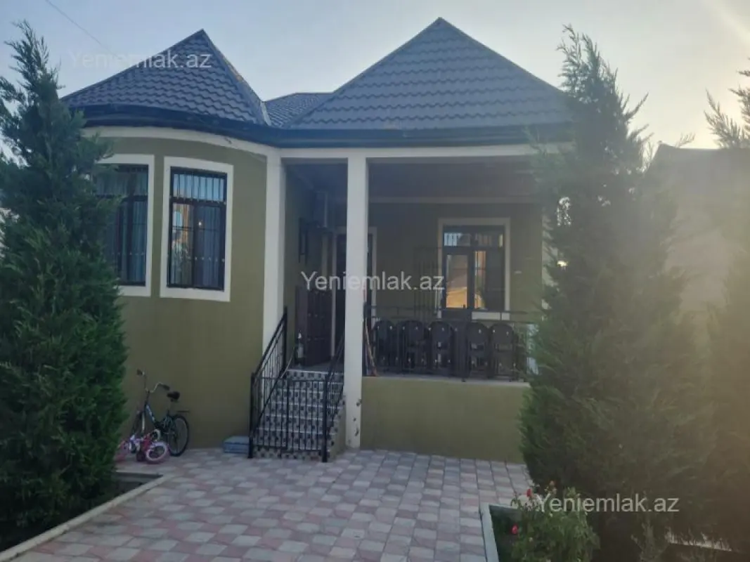 Satılır 4 otaqlı həyət evi 140 m²
