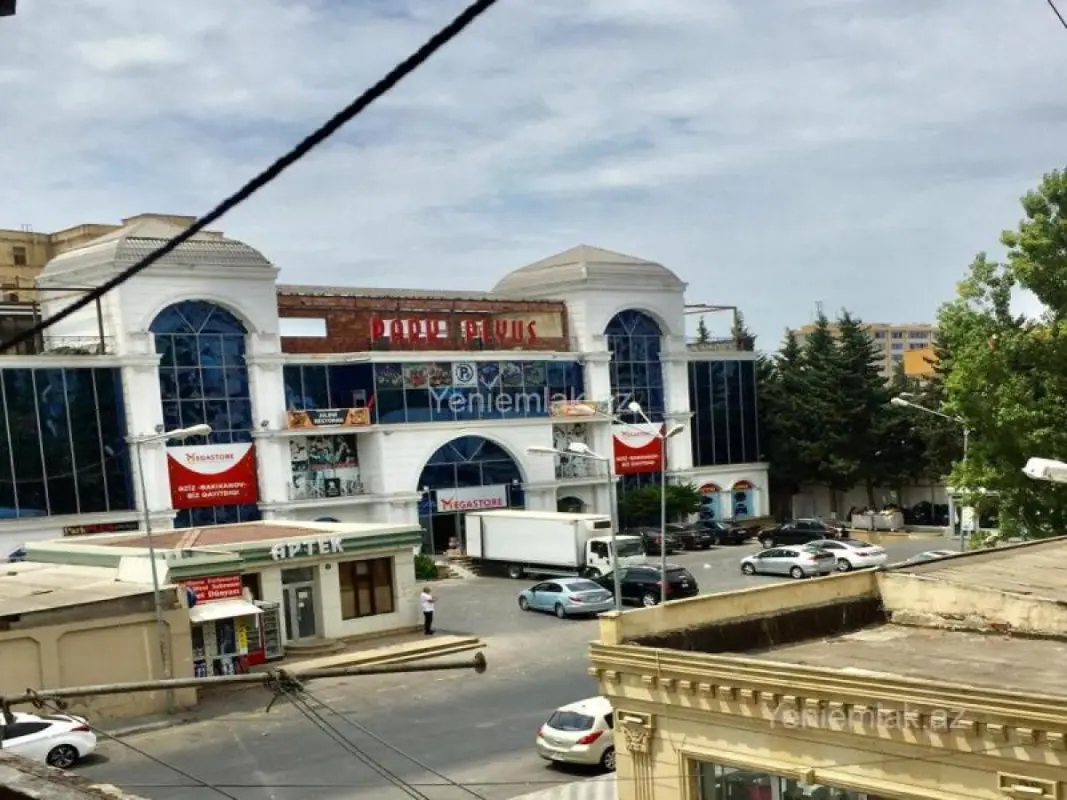 Satılır 3 otaqlı köhnə tikili 80 m²