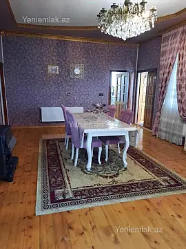 Satılır 7 otaqlı həyət evi 250 m²