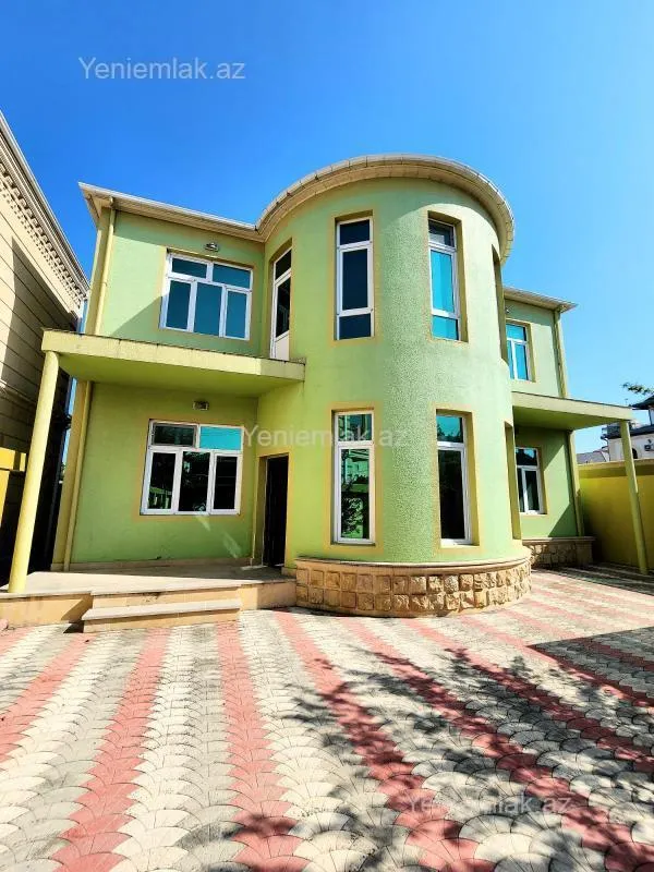 Satılır 7 otaqlı həyət evi 250 m²