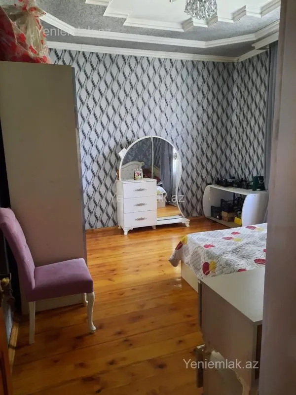 Satılır 7 otaqlı həyət evi 250 m²