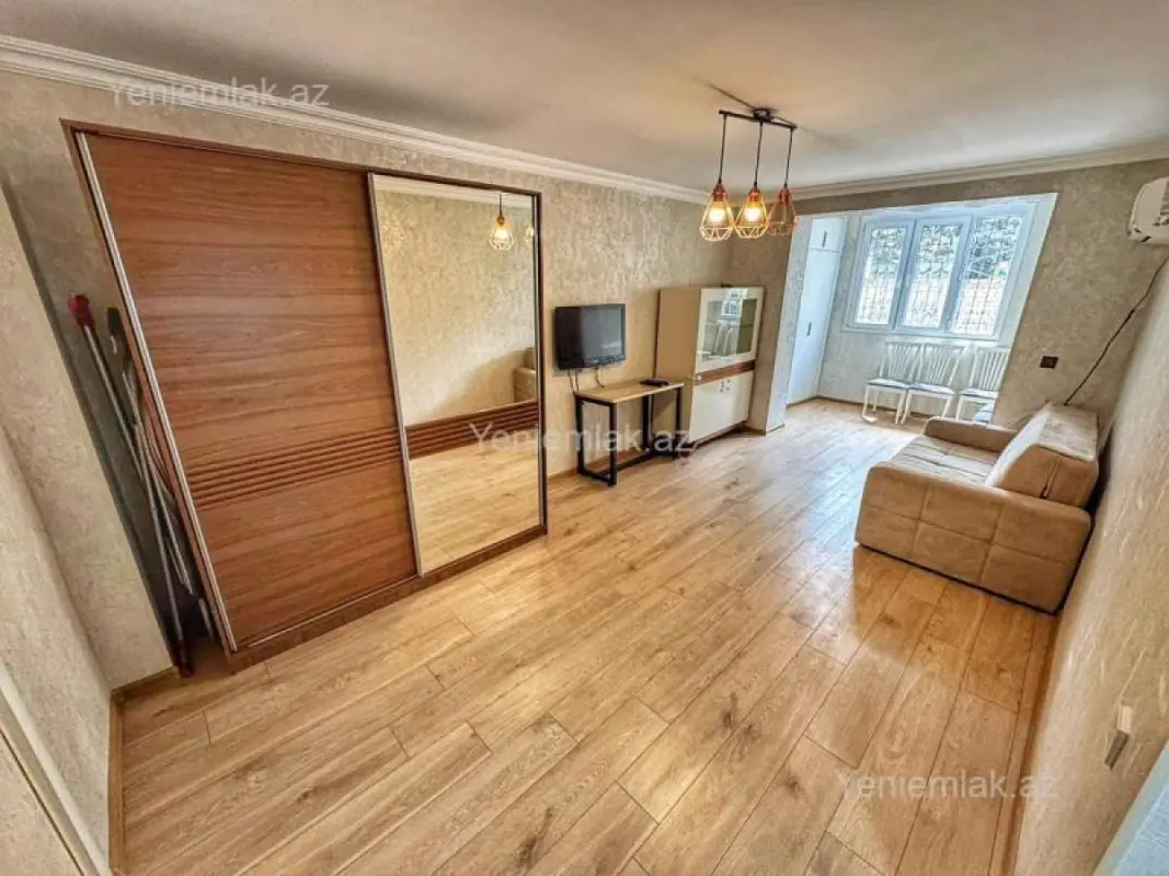 Satılır 2 otaqlı köhnə tikili 55 m²