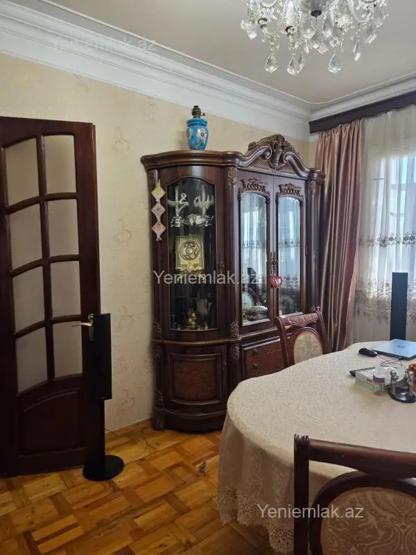 Satılır 4 otaqlı köhnə tikili 88 m²