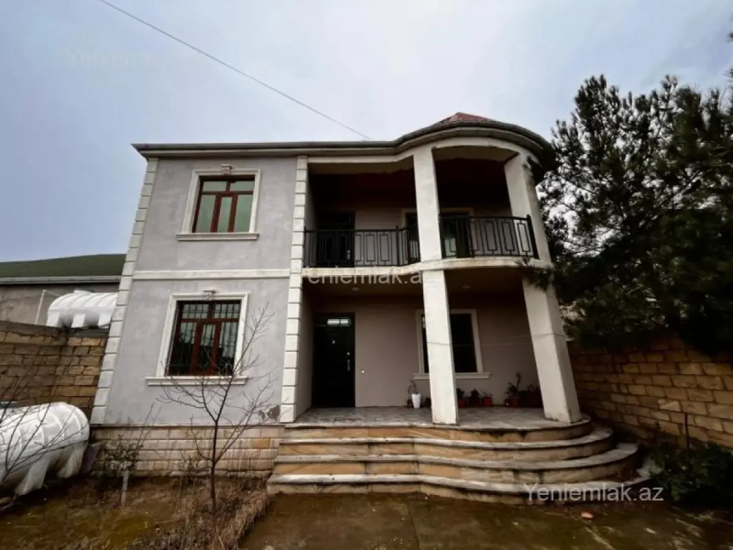 Satılır 4 otaqlı həyət evi 200 m²