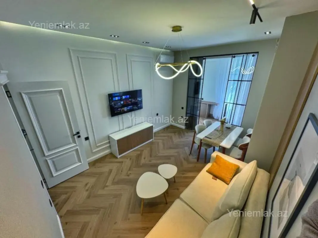 Satılır 3 otaqlı yeni tikili 80 m²