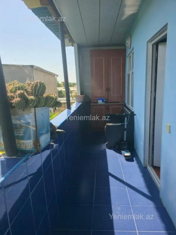 Satılır 2 otaqlı köhnə tikili 64 m²