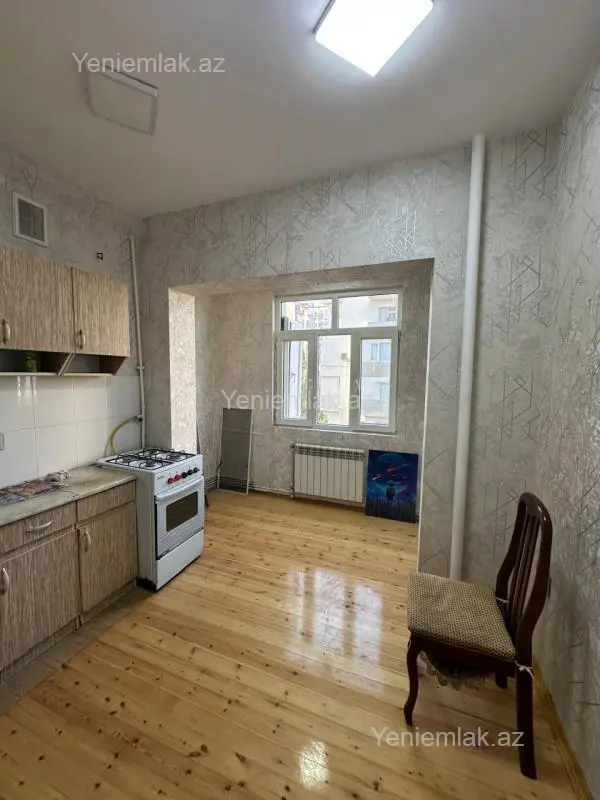 Satılır 2 otaqlı köhnə tikili 45 m²