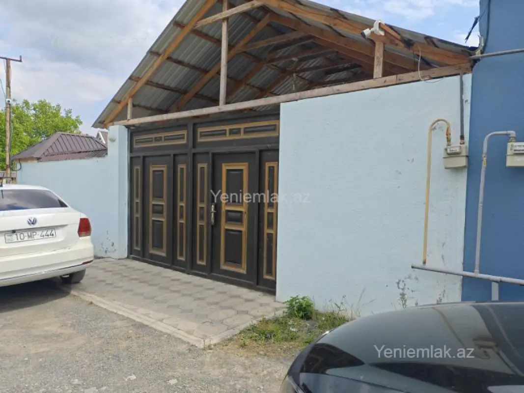 Satılır 6 otaqlı həyət evi 180 m²