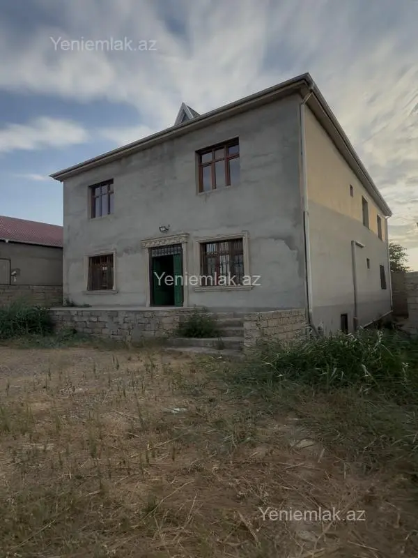Satılır 7 otaqlı həyət evi 400 m²