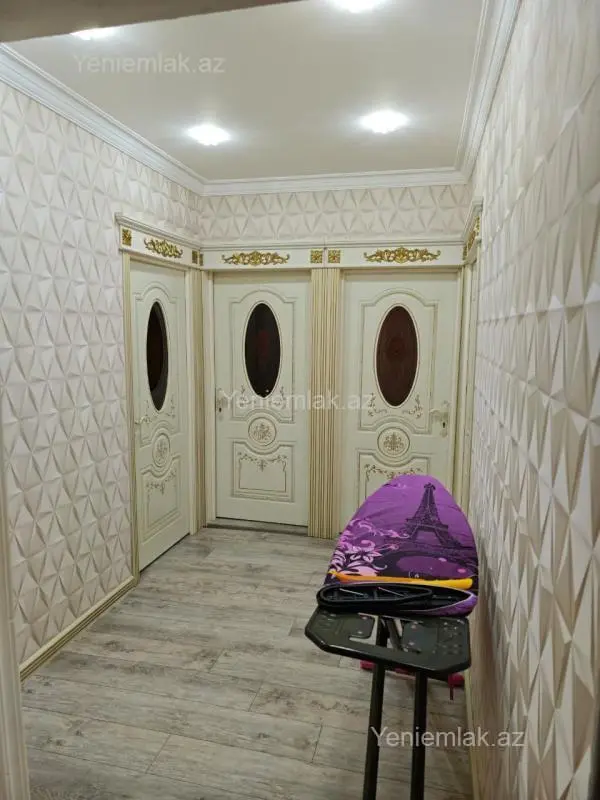 Satılır 4 otaqlı köhnə tikili 110 m²