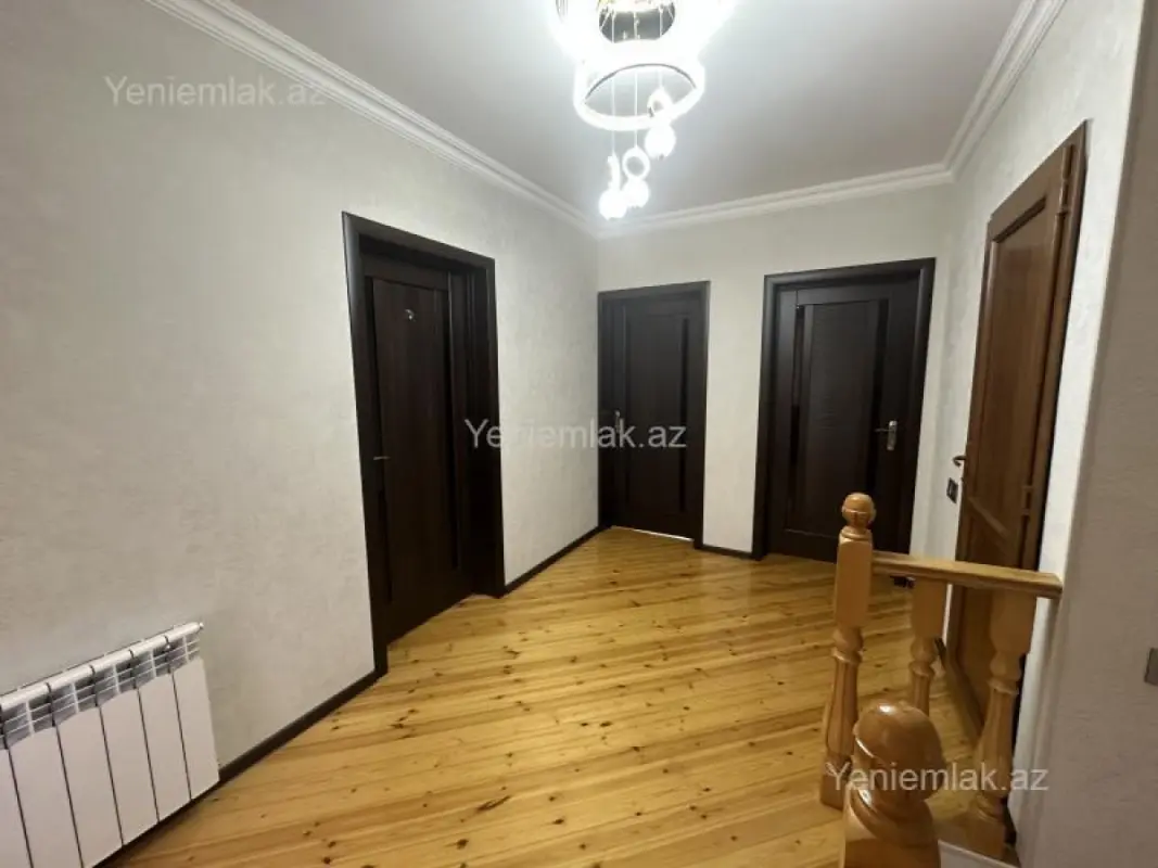 Satılır 4 otaqlı həyət evi 200 m²