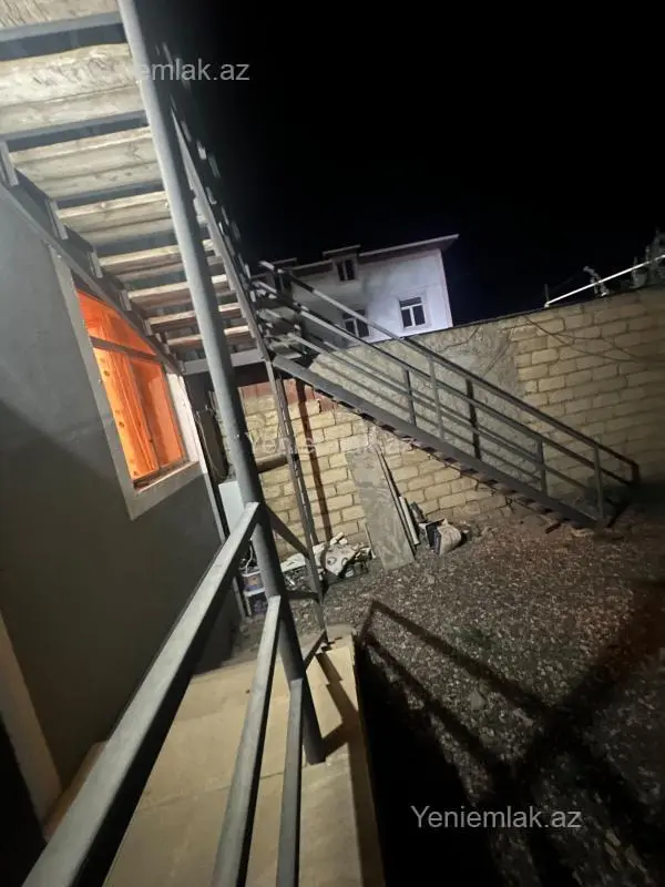 Satılır 6 otaqlı həyət evi 130 m²