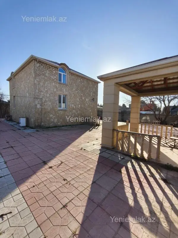 Satılır 3 otaqlı həyət evi 140 m²