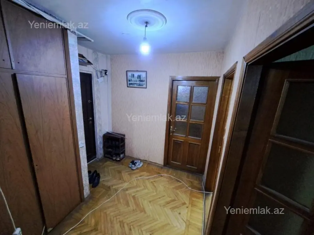 Satılır 3 otaqlı köhnə tikili 70 m²
