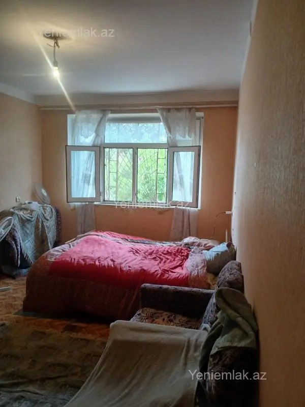 Satılır 1 otaqlı köhnə tikili 30 m²