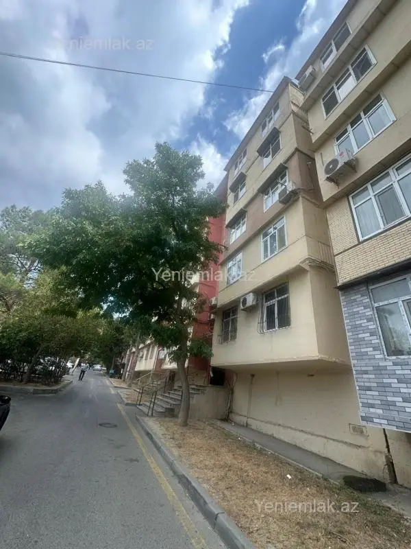 Satılır 3 otaqlı köhnə tikili 60 m²