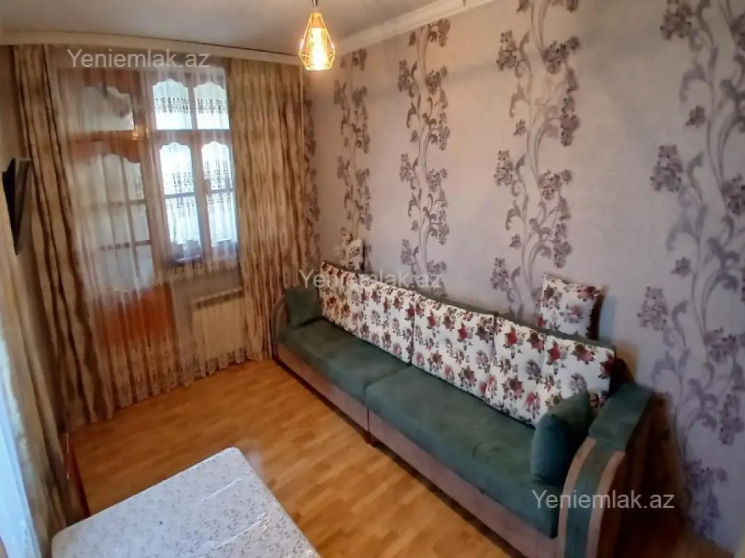 Satılır 1 otaqlı köhnə tikili 40 m²