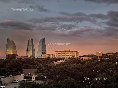 Satılır 4 otaqlı köhnə tikili 100 m² — Bakı, Yasamal 4 otaq 100.00 m²