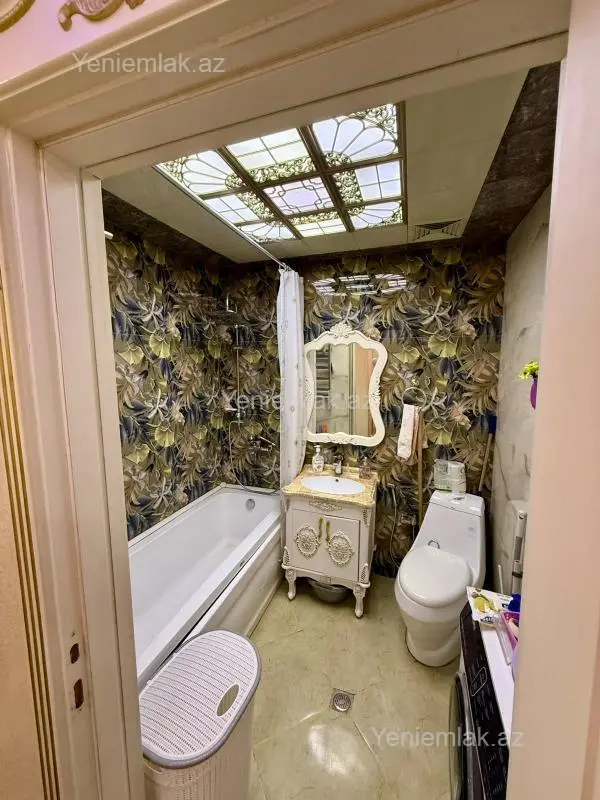 Satılır 2 otaqlı köhnə tikili 55 m²
