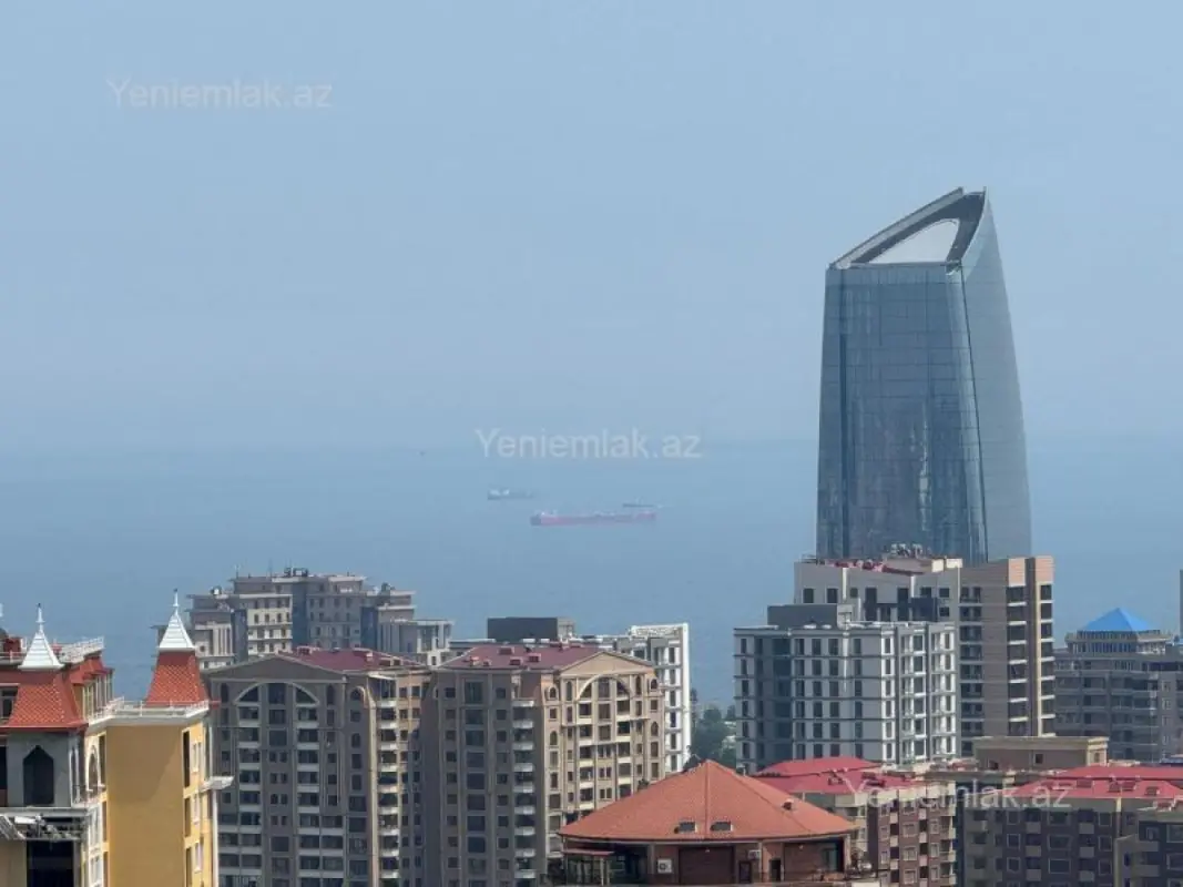 Satılır 4 otaqlı yeni tikili 270 m²